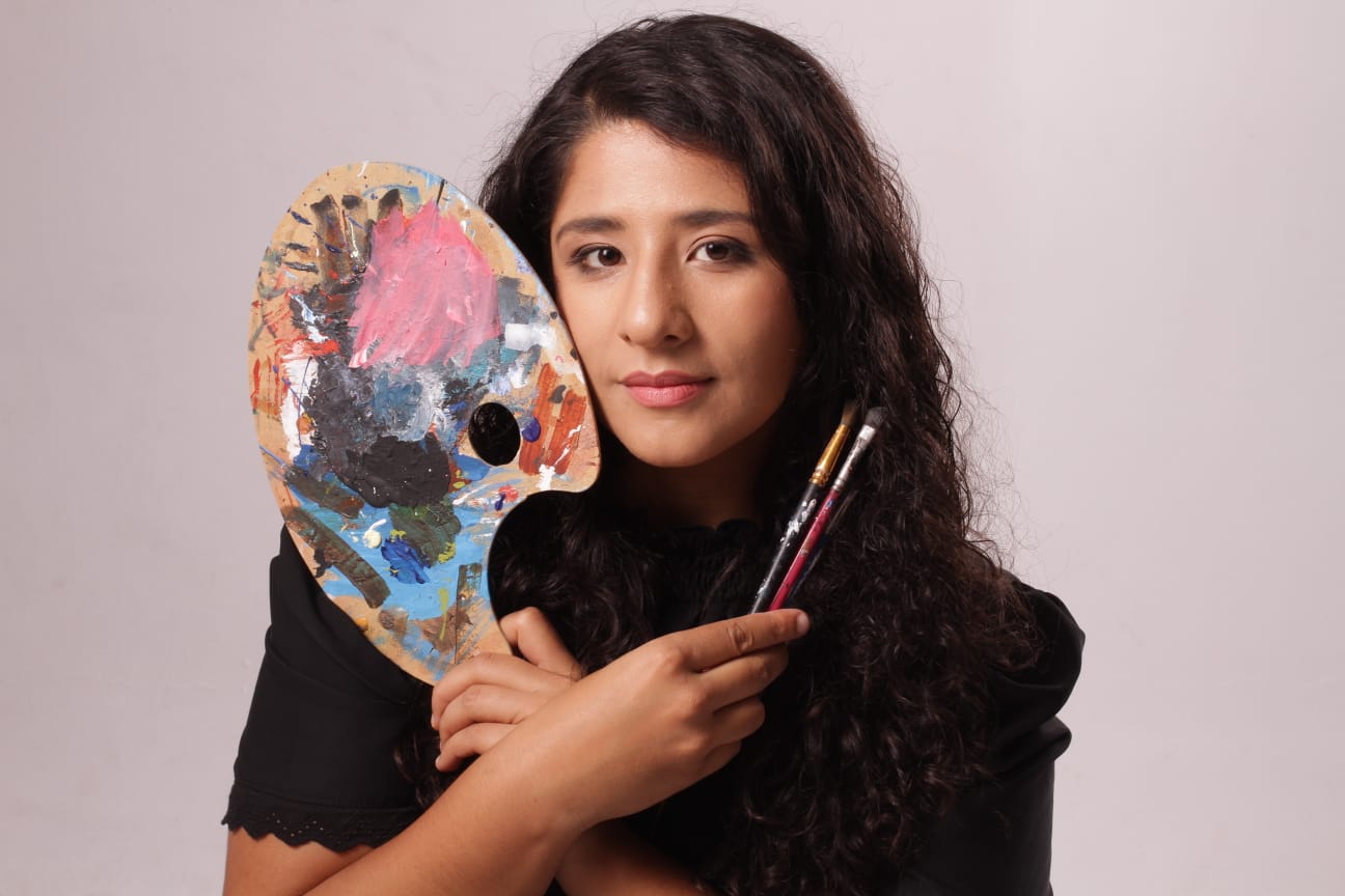 Lira Floré, artista e idealizadora da Between Art